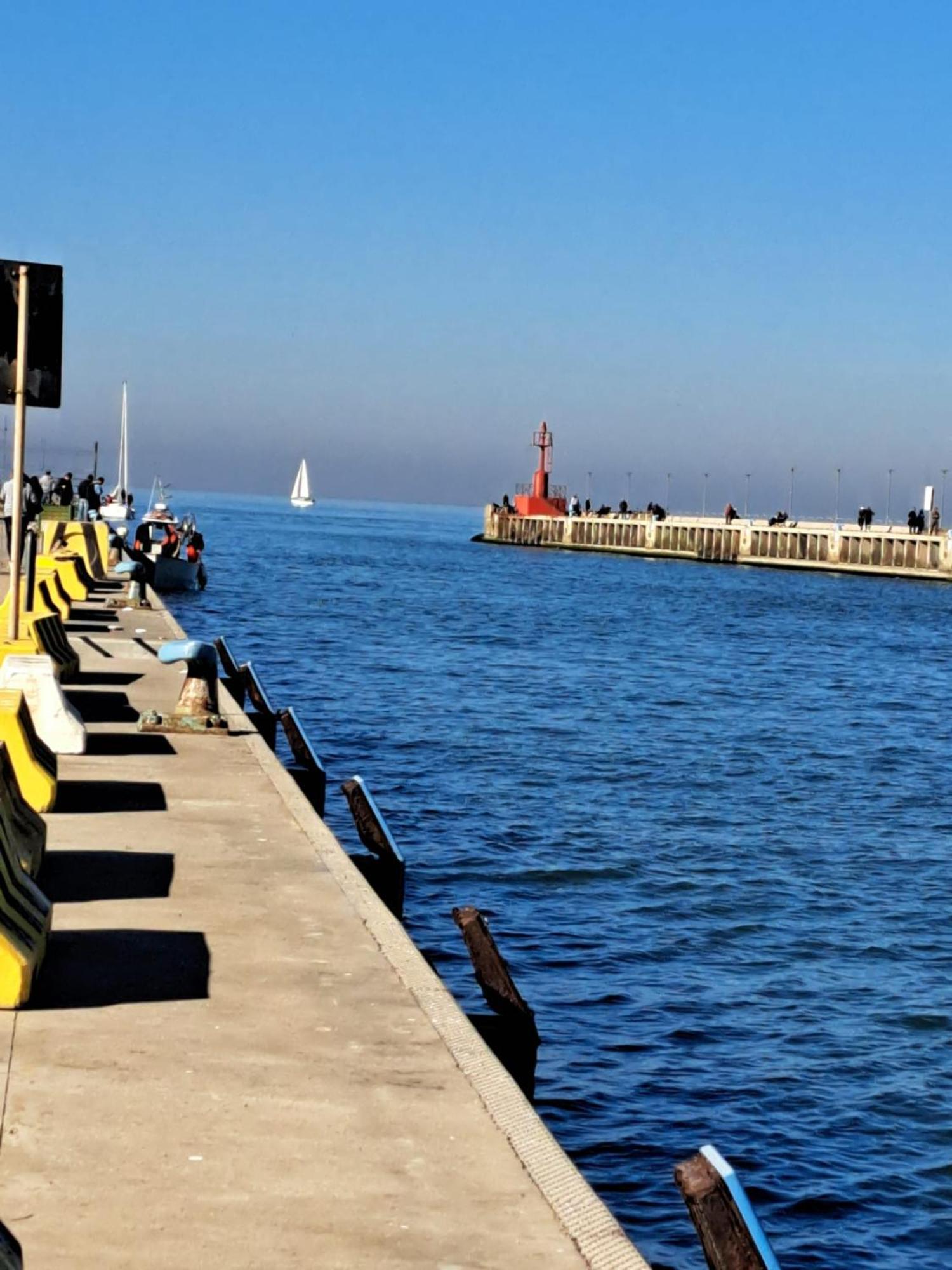 Holidays At The Dock - Airport Apartment Fiumicino