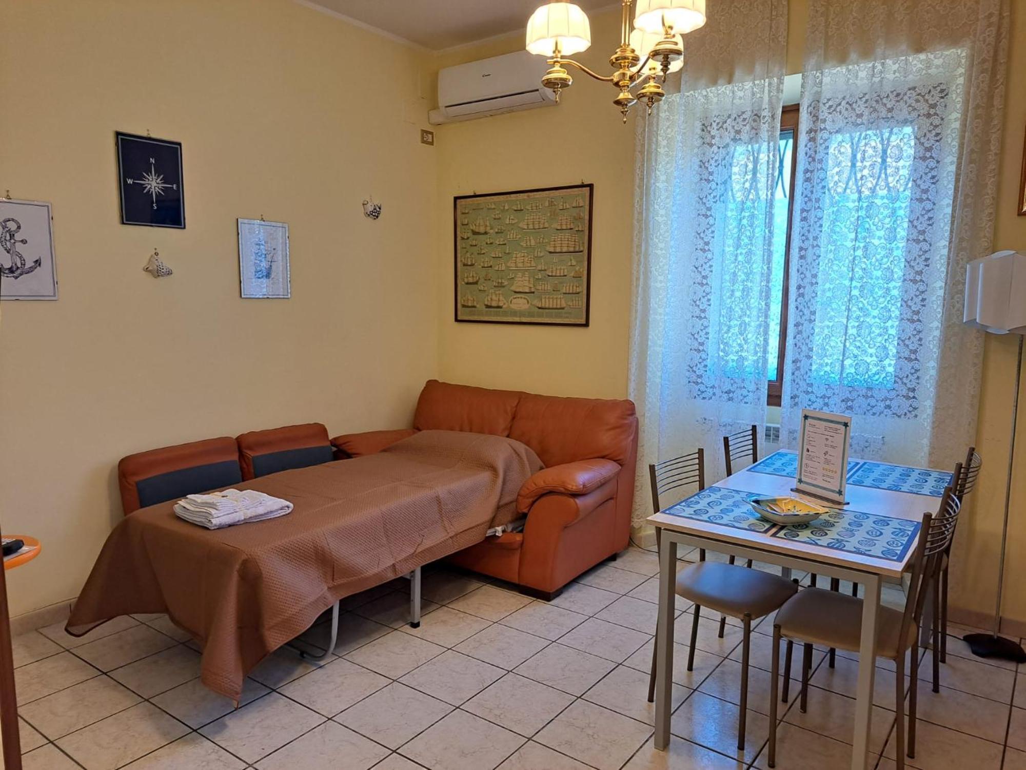 Holidays At The Dock - Airport Apartment